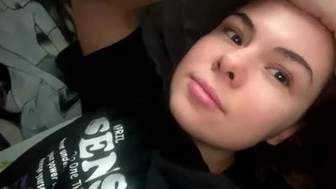 Snapshot of olivepeach chatting on December 6, 9:32 am Oil online show from December 6, 9:32 am