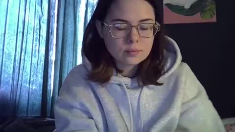 Snapshot of olivepeach chatting on April 11, 9:57 am Oil online show from April 11, 9:57 am