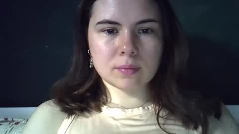 Snapshot of olivepeach chatting on May 19, 12:22 pm Oil online show from May 19, 12:22 pm