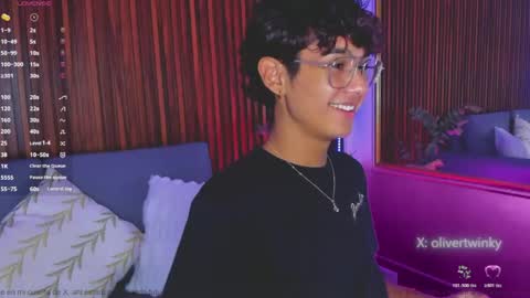 oliver20__ online show from April 29, 12:59 am