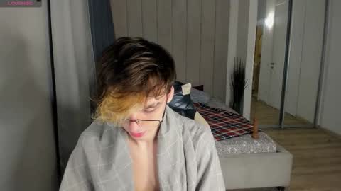 Snapshot of oliver__martinez chatting on September 21, 8:32 pm OLIVER MARTINEZ online show from September 21, 8:32 pm