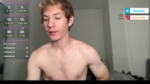 Snapshot of oliver_beck chatting on July 7, 7:40 pm Oliver Beck online show from July 7, 7:40 pm
