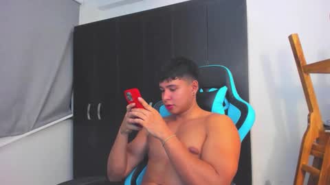 Snapshot of oliver_bray chatting on December 4, 4:33 am Oliver bray online show from December 4, 4:33 am