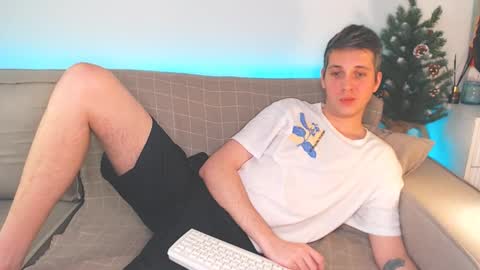 Snapshot of oliver_hort chatting on January 8, 6:52 pm Oliver online show from January 8, 6:52 pm