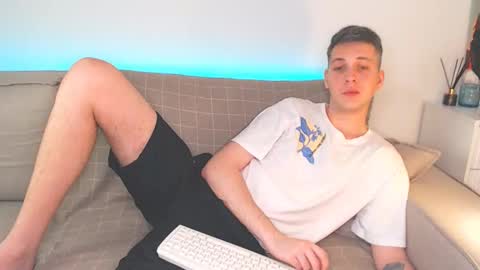 Snapshot of oliver_hort chatting on January 15, 7:01 pm Oliver online show from January 15, 7:01 pm