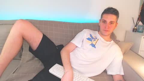 Snapshot of oliver_hort chatting on January 26, 7:09 pm Oliver online show from January 26, 7:09 pm