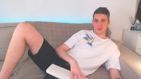 Snapshot of oliver_hort chatting on February 7, 12:28 pm Oliver online show from February 7, 12:28 pm