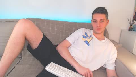 Snapshot of oliver_hort chatting on February 9, 3:45 pm Oliver online show from February 9, 3:45 pm