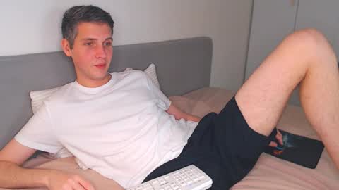 Snapshot of oliver_hort chatting on November 13, 6:07 pm Oliver online show from November 13, 6:07 pm