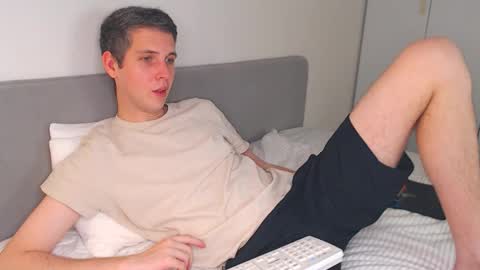 Snapshot of oliver_hort chatting on November 22, 5:12 pm Oliver online show from November 22, 5:12 pm