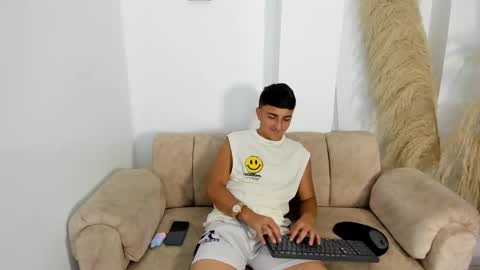 OLIVER online show from February 4, 2:01 pm