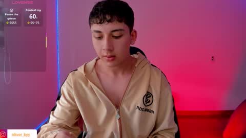 Snapshot of oliver_kyy chatting on January 9, 7:04 pm oliveeer online show from January 9, 7:04 pm