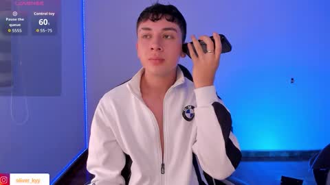 Snapshot of oliver_kyy chatting on February 10, 12:09 pm oliveeer online show from February 10, 12:09 pm