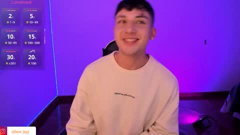 Snapshot of oliver_kyy chatting on February 18, 3:57 am oliveeer online show from February 18, 3:57 am