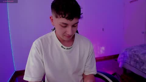 oliveeer online show from May 22, 9:20 pm