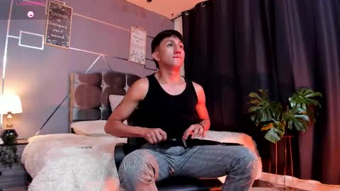 oliver mr  online show from December 4, 8:28 pm