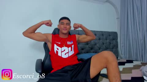 oliver_smith_2 online show from December 21, 8:21 pm