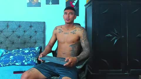 oliver_smith_2 online show from March 23, 3:05 pm