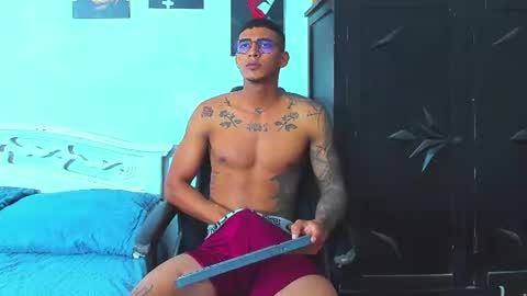 Snapshot of oliver_smith_2 chatting on July 20, 8:11 pm oliver_smith_2 online show from July 20, 8:11 pm
