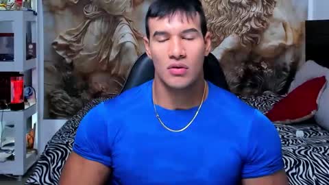 oliver_tommy online show from October 18, 11:55 am