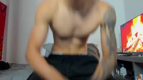 Oliver bennet online show from September 24, 8:45 pm