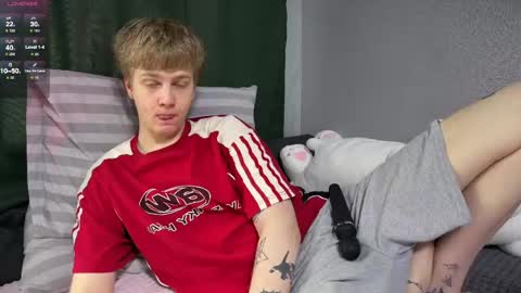 Snapshot of olivertasty chatting on May 4, 12:01 pm oliver online show from May 4, 12:01 pm