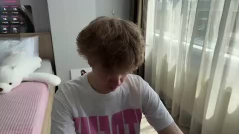 Snapshot of olivertasty chatting on June 15, 8:27 am oliver online show from June 15, 8:27 am