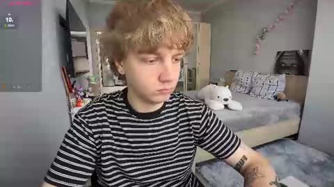 Snapshot of olivertasty chatting on July 28, 11:17 am oliver online show from July 28, 11:17 am