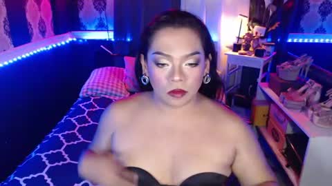 Snapshot of olivia_barda chatting on July 2, 8:31 am OLIVIA online show from July 2, 8:31 am