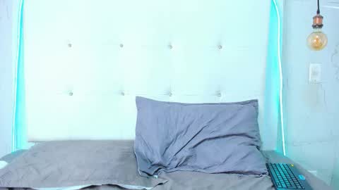 Snapshot of olivia_bunny52 chatting on November 26, 6:53 pm olivia online show from November 26, 6:53 pm