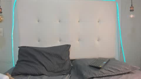 Snapshot of olivia_bunny52 chatting on December 1, 7:41 pm olivia online show from December 1, 7:41 pm