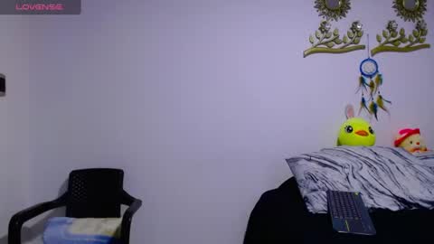 Olivia Gonzales online show from July 7, 11:36 am