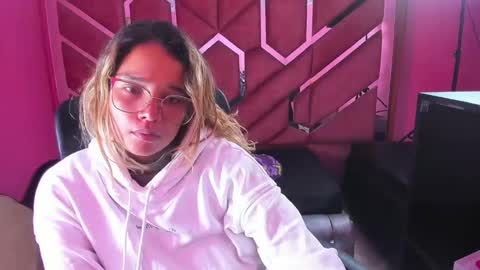  OLIVIA  online show from February 3, 4:57 am