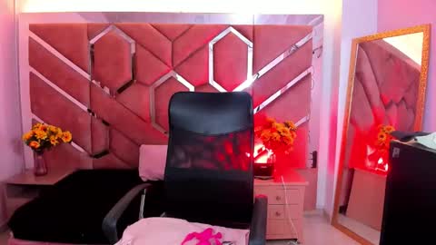 Snapshot of olivia_fox69 chatting on June 11, 3:37 am OLIVIA online show from June 11, 3:37 am