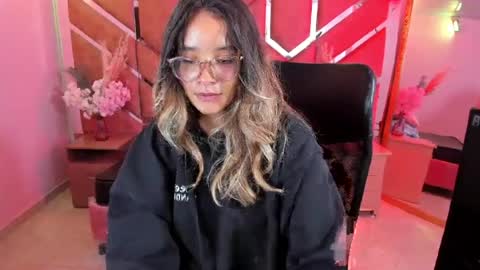 Snapshot of olivia_fox69 chatting on July 10, 4:17 am OLIVIA online show from July 10, 4:17 am