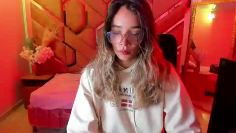 Snapshot of olivia_fox69 chatting on July 21, 3:20 am OLIVIA online show from July 21, 3:20 am
