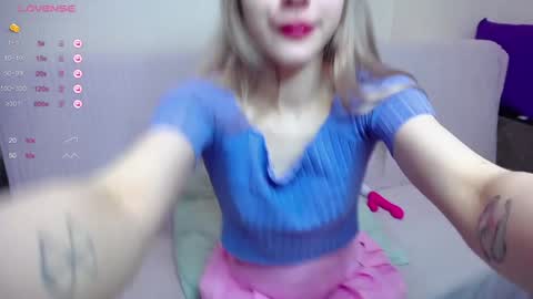 olivia_graceee online show from December 13, 7:36 am