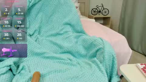 Snapshot of olivia_k_ chatting on October 6, 12:19 am Olivia Hi guys Follow me online show from October 6, 12:19 am