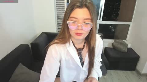 olivia_martine online show from November 1, 2:46 am