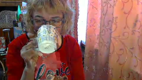 Olivia Mia online show from April 29, 9:46 am