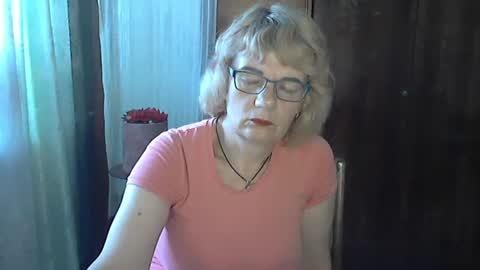 Olivia Mia online show from July 3, 8:21 am