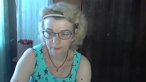 Olivia Mia online show from July 16, 7:47 am