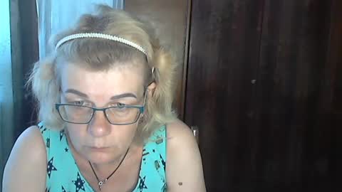 Olivia Mia online show from July 17, 9:16 am