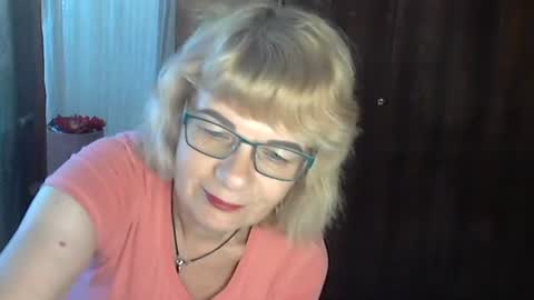 Olivia Mia online show from July 22, 10:29 am