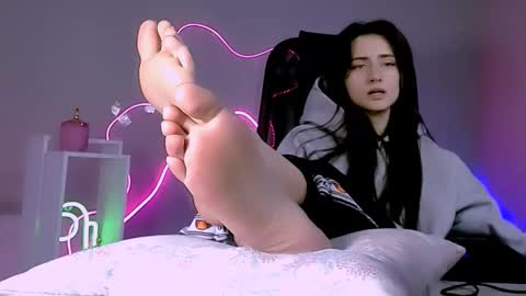 olivia_norton_ online show from March 1, 1:46 pm