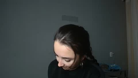 Olivia online show from November 4, 1:43 pm