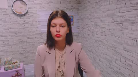 Olivia online show from December 14, 6:35 am