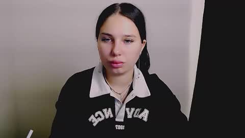 Olivia online show from September 19, 3:30 am