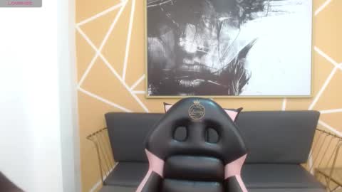 Olivia online show from January 11, 1:05 pm