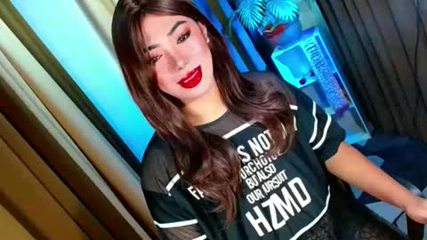 Snapshot of olivia_the_temptress27 chatting on October 16, 7:09 am Miss OLIVIA online show from October 16, 7:09 am